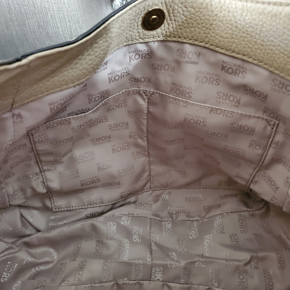 MK FULTON LARGE SHOULDER BAG